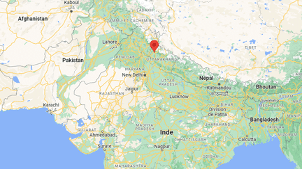 L'effondrement s'est produit, dimanche 12 novembre, dans la région himalayenne de l'Etat d'Uttarakhand, au niveau d'un tunnel de construction entre Silkyara et Dandalgaon. (FRANCEINFO / GOOGLE MAPS)