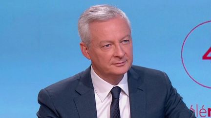 Bruno Le Maire, ministre de l'Économie et des Finances, était l'invité des "4V" sur France 2, mercredi 21 septembre.&nbsp; (CAPTURE ECRAN FRANCE 2)