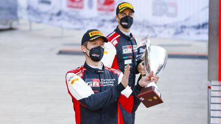 Sébastien Ogier sur le podium du rallye de Monte-Carlo, le 23 janvier 2022. (GREGORY LENORMAND / DPPI / AFP)