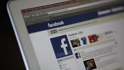 Jusqu'ici, les comptes Facebook d'utilisateurs d&eacute;c&eacute;d&eacute;s restaient en l'&eacute;tat, avec la possibilit&eacute; pour les amis de poster des messages sur le mur. (JUSTIN SULLIVAN / GETTY IMAGES NORTH AMERICA / AFP)