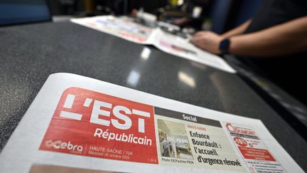 La une du quotidien "L'Est républicain", le 25 octobre 2022. (ALEXANDRE MARCHI / MAXPPP)