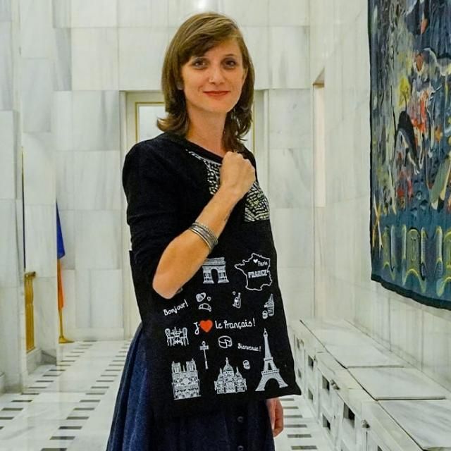 Sophie Gauthier-Aydoğdu in Ankara: "We bring the public from the square, into the entrance hall then into each of the three reception rooms, the protocol areas and we explain the history of the building to them." (Photo Embassy of France Türkiye)