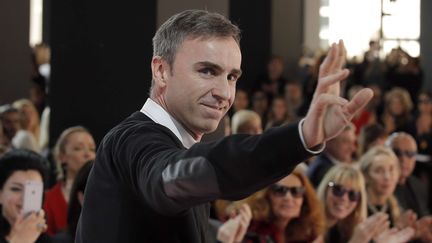 Le&nbsp;designer belge Raf Simons lors de son départ de la maison Dior, le 6 mars 2015 à Paris, France (FRANCOIS MORI/AP/SIPA / AP)