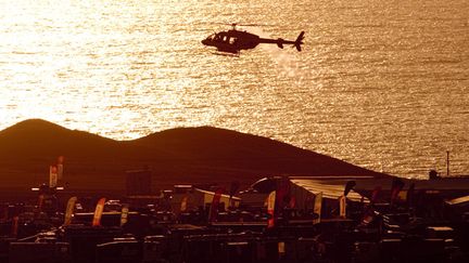 Le bivouac du Dakar à Antofagasta (Chili) au bord du Pacifique (MARTIN BERNETTI / AFP)