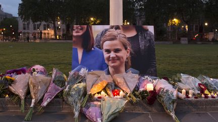 &nbsp; (L'heure est à l'émotion après la mort de Jo Cox, mais le référendum sur l'avenir du Royaume-Uni dans l'UE reste prévu le 23 juin © MaxPPP)