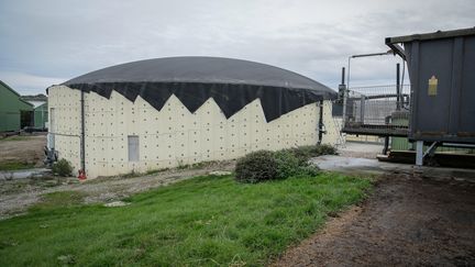 Une exploitation agricole produit du gaz méthane grâce aux excréments de vaches, à Moussonvilliers (Orne), le 24 janvier 2016. (MAXPPP)