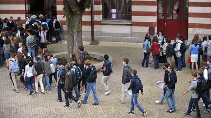 Dans la cour d'un lyc&eacute;e &agrave; Nantes (Loire-Atlantique). (FRANK PERRY / AFP)