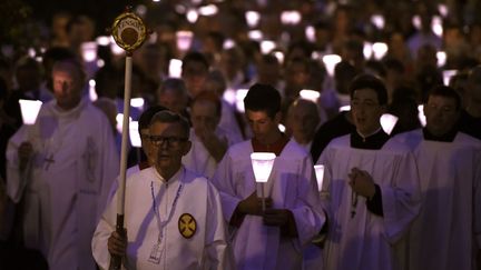  (La procession de la Vierge noire ce samedi soir au Puy-en-Velay © PHILIPPE DESMAZES / AFP)