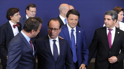 Les dirigeants de l'Union europ&eacute;enne, dont le pr&eacute;sident fran&ccedil;ais Fran&ccedil;ois Hollande, r&eacute;unis &agrave; Bruxelles (Belgique) &agrave; l'occasion d'un sommet extraordinaire, le 30 ao&ucirc;t 2014. (ERIC VIDAL / REUTERS)