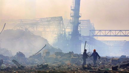 Le site de l'usine AZF de Toulouse (Haute-Garonne), apr&egrave;s l'explosion du 21 septembre 2001. (ERIC CABANIS / AFP)