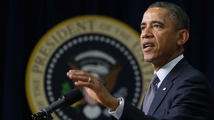 Barack Obama s'attaque, mercredi 16 janvier 2013, &agrave; l'&eacute;pineuse question de la vente des armes &agrave; feu aux Etats-Unis. (CHIP SOMODEVILLA / GETTY IMAGES NORTH AMERICA / AFP)