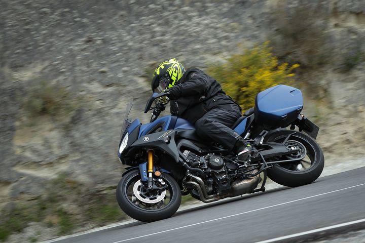 Un trois cylindres de 847cc plein, joueur et pugnace. (ALESSIO BARBANTI)