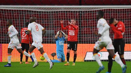 La joie des Lensois après le but de Kalimuendo à Rennes (LOIC VENANCE / AFP)