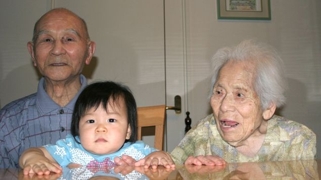 &nbsp; (© Maxppp Le couple le plus agé au Japon, lui a 104 ans, son épouse 103)