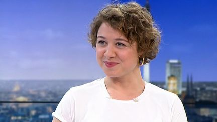 Manon Combes à l'affiche de la pièce "Les Petites Reines" au théâtre Tristan Bernard
 (France 3 / Culturebox)