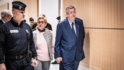 Les époux Balkany, au tribunal de Paris, le 13 septembre 2019. (NICOLAS CLEUET / HANS LUCAS)