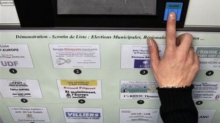 Une machine à voter (AFP/OLIVIER LABAN-MATTEI)