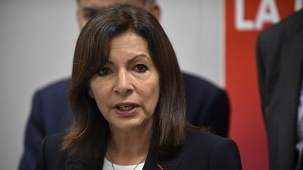 Anne Hidalgo à Paris, le 17 décembre 2021. (JULIEN DE ROSA / AFP)