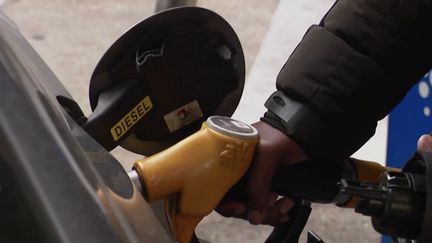 Carburants : face à la hausse des prix, le gouvernement envisage des mesures