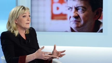 La pr&eacute;sidente du Front national dans l'&eacute;mission "C Politique", sur France 5, le 18 d&eacute;cembre 2011.&nbsp; (IBO / SIPA)