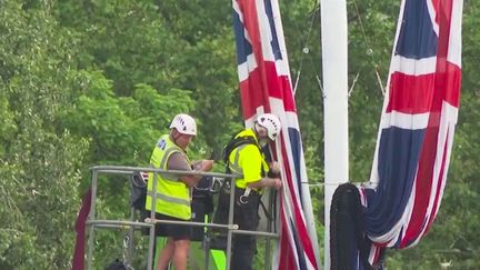 Mort d’Elizabeth II : Londres en pleine préparation des funérailles de la souveraine (France 2)