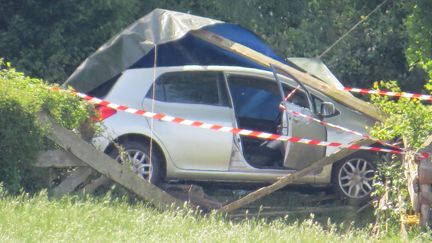 La voiture de l'agriculteur tué par deux gendarmes, le 20 mai 2017 à Sailly (Saône-et-Loire). (MAXPPP)