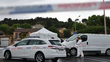 Plusieurs individus en voiture ont ouvert le feu, en direction d'un véhicule tuant trois personnes, avant de prendre la fuite, 11e arrondissement de Marseille le 21 mai 2023. (VREL VALERIE / LA PROVENCE / MAXPPP)