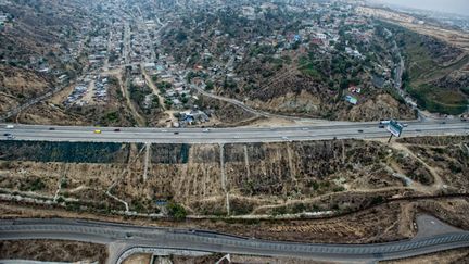 &nbsp; (Frontière entre le Mexique et les USA à Tijuana © MaxPPP)