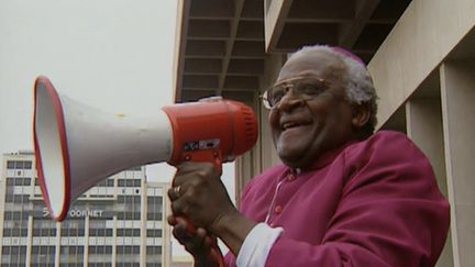 Desmond Tutu s'est éteint à l'âge de 90 ans. (FRANCEINFO)