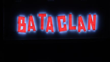 L'enseigne de la salle de spectacle du Bataclan, le 12 novembre 2016 à Paris. (PHILIPPE LOPEZ / AFP)