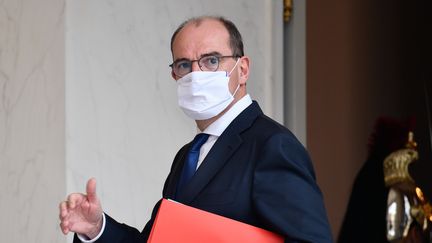 Le Premier ministre, Jean Castex, quitte le palais de l'Elysée à Paris, le 23 septembre 2020, après le conseil des ministres. (JULIEN MATTIA / ANADOLU AGENCY / AFP)