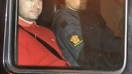 Anders Behring Breivik quitte le palais de justice après son premier interrogatoire le 25 juillet 2011 à Oslo (AFP - Jon-Are Berg-Jacobsen - Aftenposten)