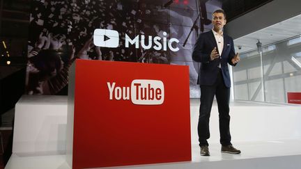 Robert Kyncl, un responsable de YouTube, annonce le lancement de YouTube Red et de YouTube Music, le 21 octobre 2015
 (Danny Moloshok / AP / SIPA)