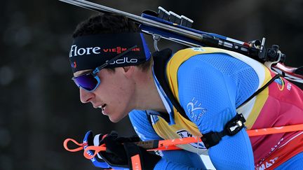 Quentin Fillon Maillet lors de la poursuite de Ruhpolding, le 16 janvier 2022. (CHRISTOF STACHE / AFP)