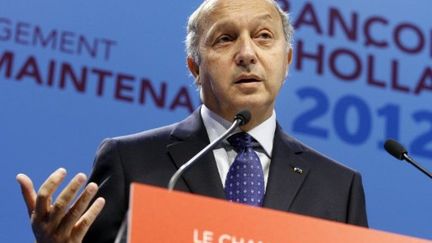 Laurent Fabius au QG de François Hollande (16/01/2012) (THOMAS SAMSON / AFP)