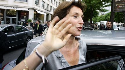 C&eacute;cilia Sarkozy &agrave; la sortie du Fouquet's (Paris), au lendemain de l'&eacute;lection de Nicolas Sarkozy, le 7 mai 2007. (ERIC GAILLARD / REUTERS)