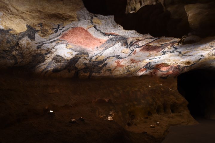 La réplique de la grotte originale de Lascaux, le 15 décembre 2016. (MEHDI FEDOUACH / AFP)