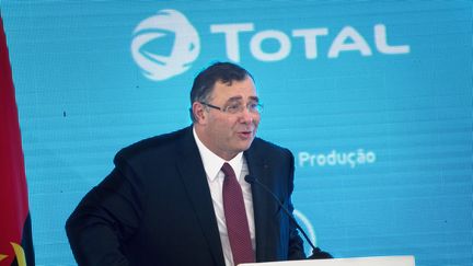 Le&nbsp;Pdg de Total Patrick Puyanne a mené une négociation éclair et discrète pour acquérir les actifs africains du groupe pétrolier américain Anadarko. Photo prise le 10 novembre 2018 à Luanda, capitale de l'Angola. (RODGER BOSCH / AFP)