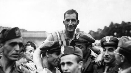 Le cycliste italien Gino Bartali, vainqueur du Giro, le 7 juillet 1946. (PUBLIFOTO)