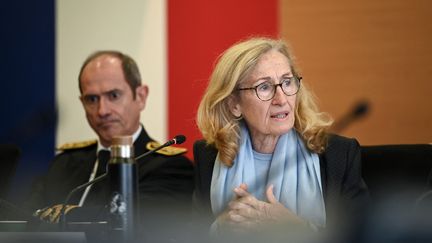 La ministre de l'Education nationale, Nicole Belloubet, et le préfet de la Côte-d'Or, Franck Robine, à Chenôve (Côte-d'Or), le 18 mars 2024. (ARNAUD FINISTRE / AFP)