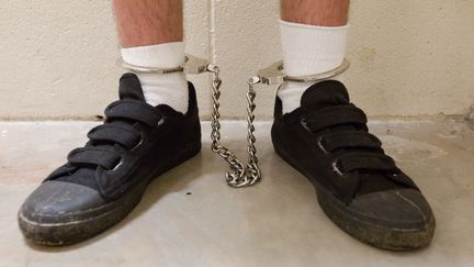 La police scientifique de l’université Staffordshire, en Angleterre, a créé une base de données permettant d'identifier un criminel grâce à ses chaussures. Photo d'illustration. (RICHARD ROSS / THE IMAGE BANK RF / GETTY IMAGES)