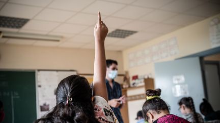 L'école Jacques Decour à Montataire (Oise), ouverte le 21 août 2020, dans le cadre du dispositif "vacances apprenantes".&nbsp; (NICHOLAS ORCHARD / HANS LUCAS / AFP)