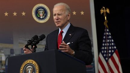 Joe Biden s'exprime à Washington (Etats-Unis), le 23 novembre 2021. (ALEX WONG / GETTY IMAGES NORTH AMERICA / AFP)