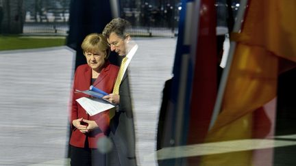 La chanceli&egrave;re allemande, Angela Merkel, et le grand-duc Henri du Luxembourg, &agrave; Berlin (Allemagne), le 24 avril 2012. (ODD ANDERSEN / AFP)