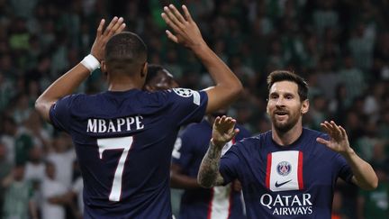 Kylian Mbappé et Lionel Messi face au Maccabi Haïfa en Ligue des champions, le 14 septembre 2022. (JACK GUEZ / AFP)