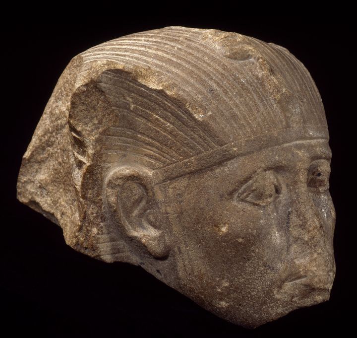 La tête du pharaon Sésostris III
 (Musée du Louvre, Dist. RMN-Grand Palais/Christian Decamps)