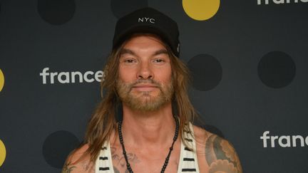 Frah (François Charon), chanteur de Shaka Ponk. (JEAN-CHRISTOPHE BOURDILLAT / RADIO FRANCE)