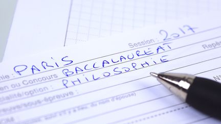 Des enseignants grévistes ont prévu de ne pas rentrer les notes de leurs copies du baccalauréat. (PHILIPPE TURPIN / PHOTONONSTOP / AFP)