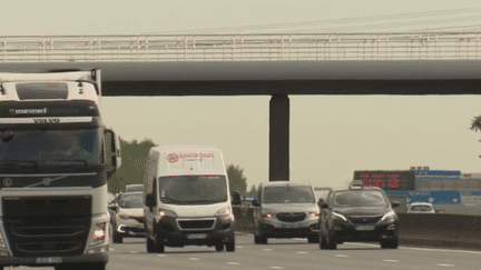 Vacances : les locations de voiture coûtent cher (FRANCE 3)