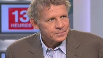 Patrick Poivre d'Arvor (archives, sur le plateau du 13h de France 2 en octobre 2008) (France 2)